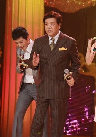 赵忠祥模仿杰克逊 太空步 -娱乐