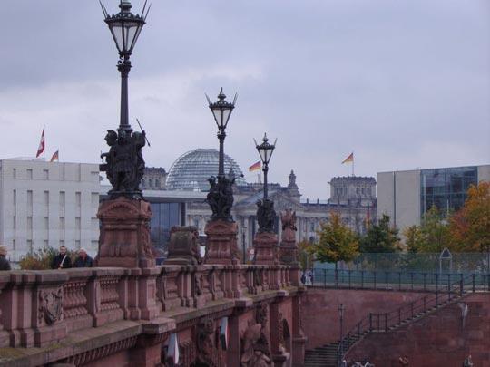 教你如何穷玩欧洲(组图)-博洛尼亚,巴塞罗那,