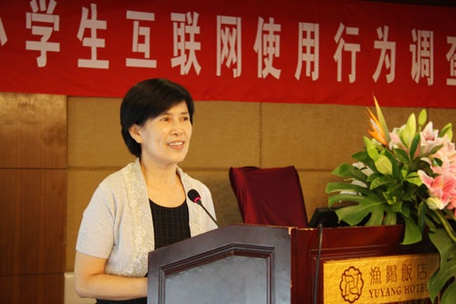 小学生网瘾现象初现 上网主要玩游戏-小学生,家