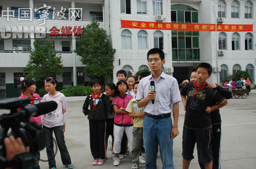 小曹娥镇中心小学的"孝文化"墙