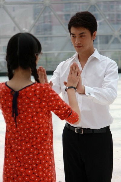 《<em>丑女</em>3》无奈<em>结尾</em>惹争议-娱乐-中国宁波网-娱