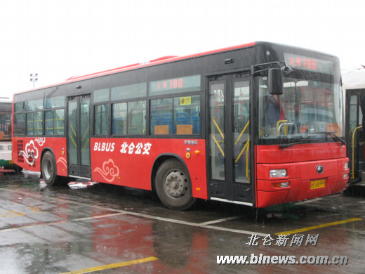 788路公交车换新装迎国庆-公交车,变身,乘客,换