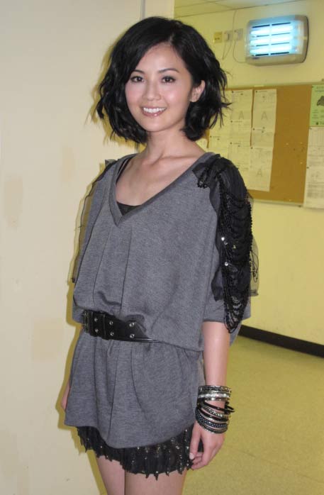 阿SA连接两部戏身心疲惫 压力大助手辞职走人