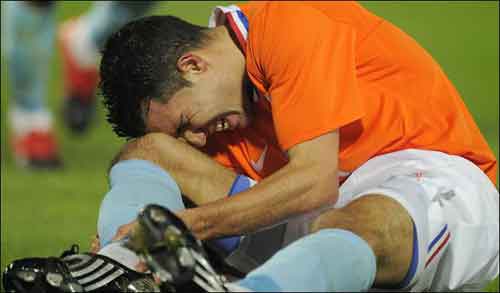 阿森纳头牌杀手恐赛季报废 断腿一幕险再次发