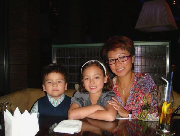 启笛推新歌《祝福你》 混血女儿献声满语念白-爱新觉罗启,祝福你,新歌,满语,青歌赛,祖国-中国宁波网-新闻中心