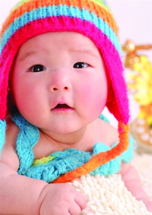 宝宝为何总吐奶?(图)-吐奶,宝宝吃,新生儿期,婴