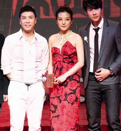 甘当护花使者英雄救美的10男星(组图)-VS,英雄