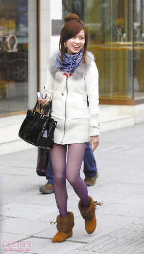 彩色裤袜 时尚MM街拍直击[组图]-丝袜,时尚MM