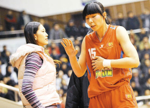 wcba半决赛首战 八一广博女篮大比分失利-主场