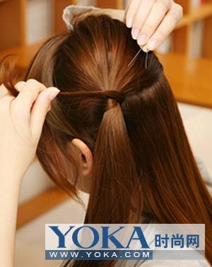 <em>简单易</em>操作 DIY三款实用侧扎马尾(组图)-DIY,发