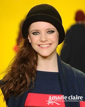 3步轻松打造活力马尾辫[组图]-发型,马尾辫,发丝