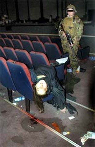 臣黑寡妇(组图)