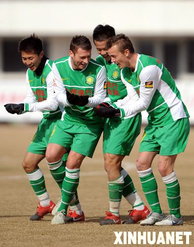 中超:上海争议球2:1绝杀杭州 北京客场胜长春-