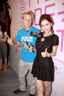 嫩模被指用蛋糕隔空去传情-黄晓明,angelabab