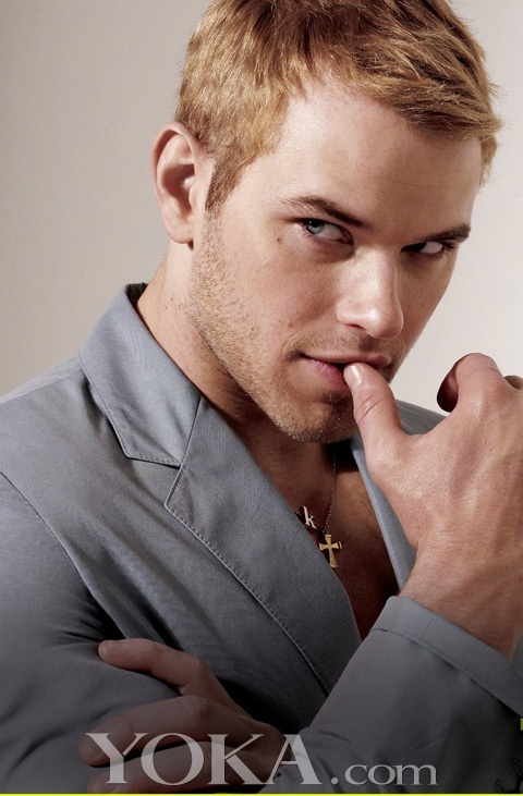 CK<em>内裤</em>男星 <em>性感</em>杂志大片曝光(组图)-Kellan,L