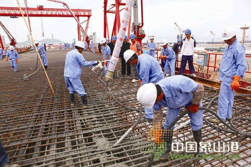 象山港大桥首片预制箱梁顺利浇筑完成-象山港