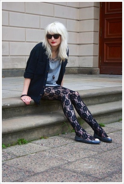 街拍花纹蕾丝袜 诱惑挡不住[组图]