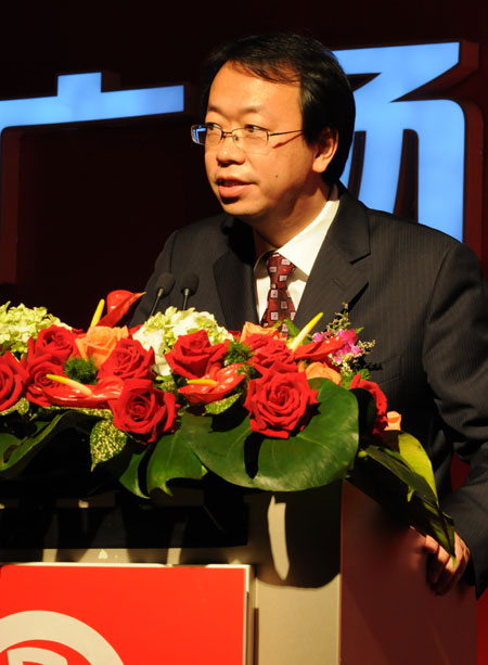 张逊:万千百货股份有限公司商品部总经理