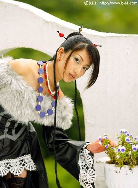 av女优<em>武藤兰</em>《最终幻想10》露露cosplay图赏