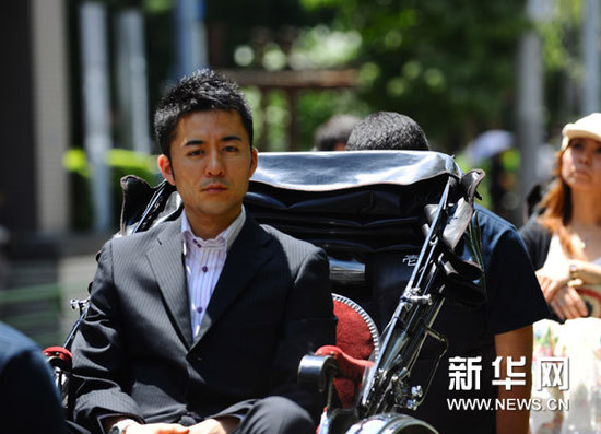 日本离婚仪式全记录:小青蛙砸扁结婚戒(图)-离