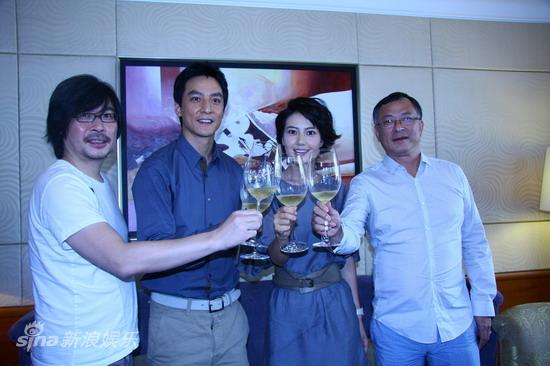 <em>杜琪峰</em>《单身男女》探班 吴彦祖高圆圆演绎浪
