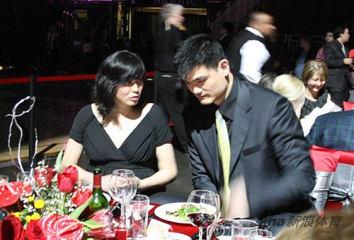 姚明女儿英文名叫艾米-姚明继续,艾米,巴蒂尔,