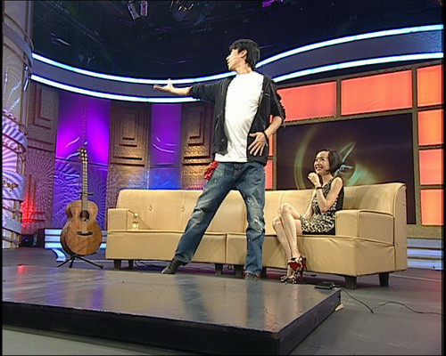 房祖名做客鲁豫有约 音乐背后讲述家庭秘事(图