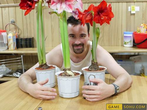 俄模拟太空舱装配各类电子游戏为志愿者减压-