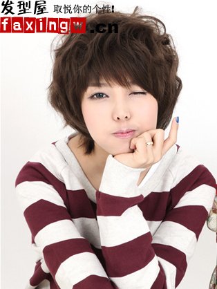 最红女生短发纹理烫发型[组图]-纹理,短发,烫发,