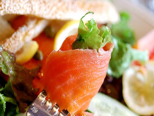 5种保湿抗皱抗衰老食物(组图)-虾青素,读者文摘