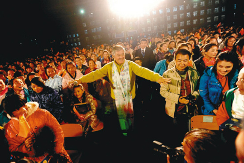 共度中秋 小沈阳教学生唱歌-赵本山,教会孩子,