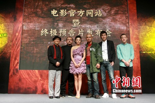 张雨绮露肩礼服亮相 中跳诱惑舞(图) -刀见笑,张