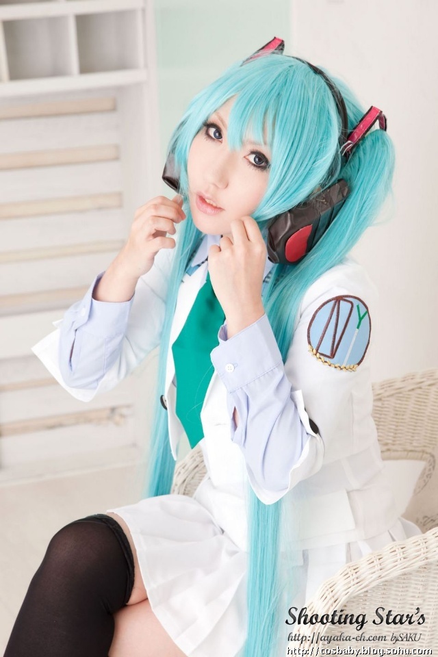 美女玩cos+裙底春光萌动初音未来