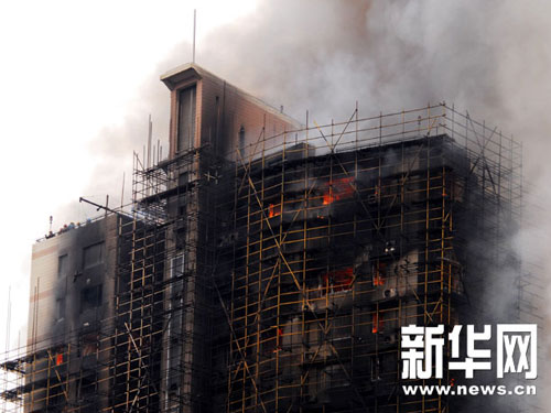 上海余姚路胶州路高层住宅脚手架起火