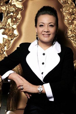 张兰:小菲金钱贫穷精神富有-闪婚,俏江南,<em>女</em>强