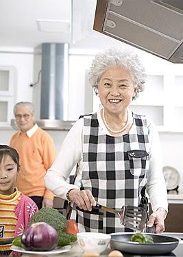 老人冬季更讲究补钙补骨(图)-骨痿,骨质疏松,