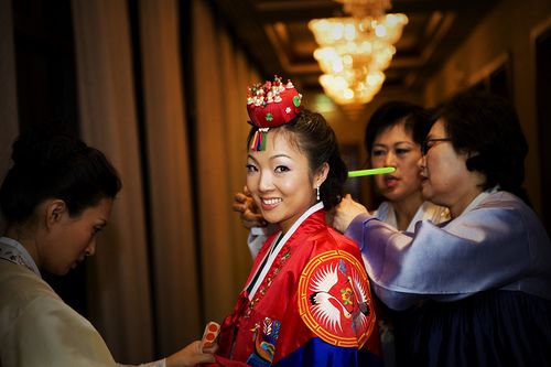 无奇不有:韩国人结婚送花圈(组图)-送花圈,送红