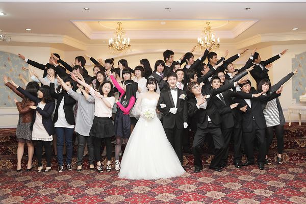 无奇不有:韩国人结婚送花圈(组图)-送花圈,送红