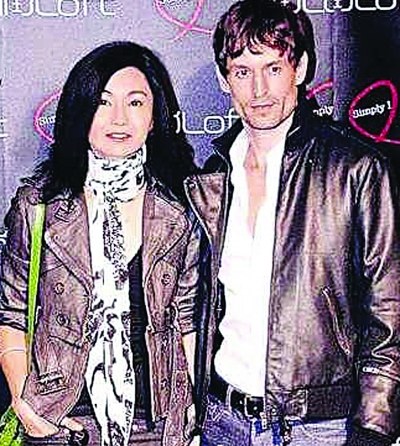 传张曼玉赴欧洲拜会男友家人 有望年后结婚(图