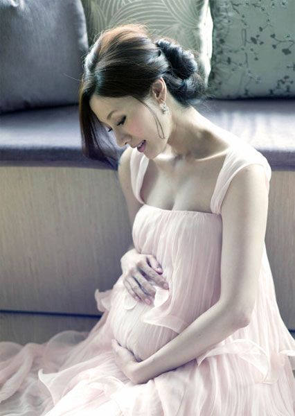 李嘉欣网上秀出<em>怀孕</em>大肚相(图)-李嘉欣,<em>怀孕</em>,网