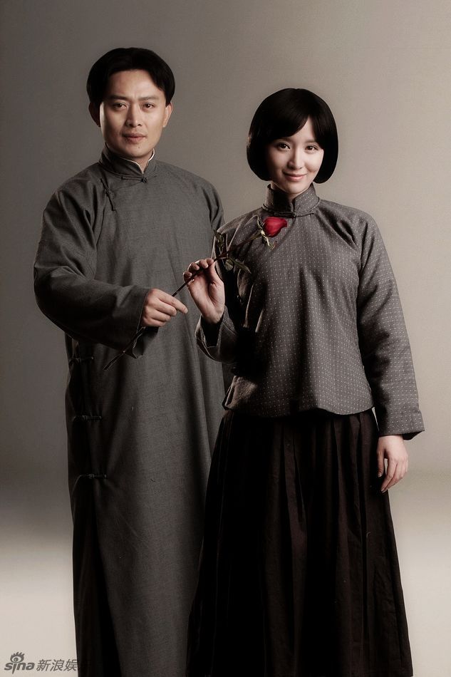 张萌黄海冰情人大片出炉战火下执子之手-黄海