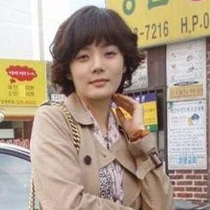 知性内敛 9款韩星<em>发型</em>招人(组图)-卷发,直发,发