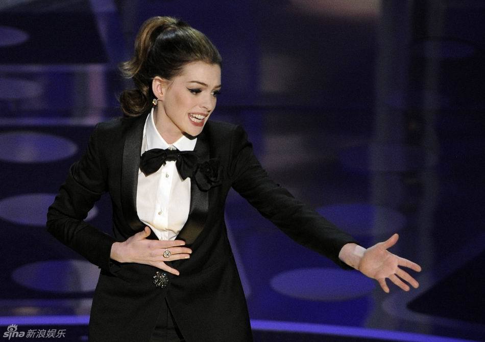 甜姐 安妮-海瑟薇 主持 奥斯卡 