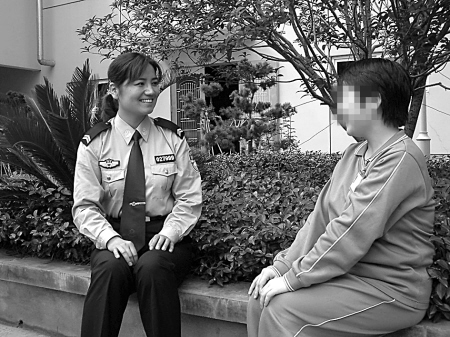 这里的"老师"几乎是清一色的女警官.漫漫20春秋,她们