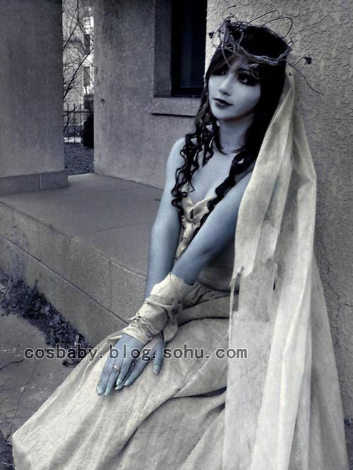 僵尸新娘cos+游戏美眉不寒而栗的美艳