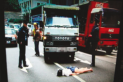 <em>妇人</em>遭中年危机 香港闹市<em>裸奔</em>-中年,皇后大道,