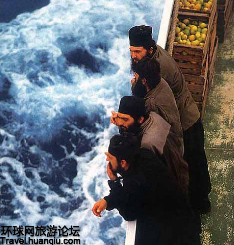 希腊男人小岛 脱内衣检查防女人上岛(组图)-阿