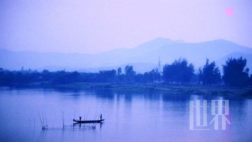 拾起梦的碎片 一叶轻舟荡漾越南中部-水上木偶