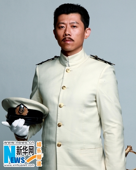 夏雨小胡子造型日文配青岛方言笑翻导演-伊东