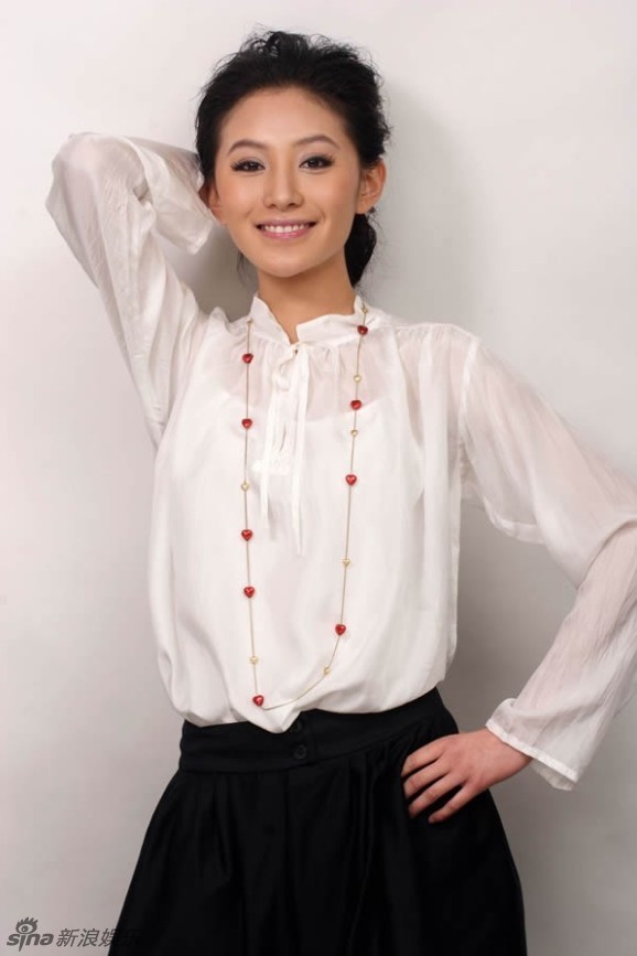 李成儒曝忘年恋 新人女星侯角写真曝光-侯角,忘